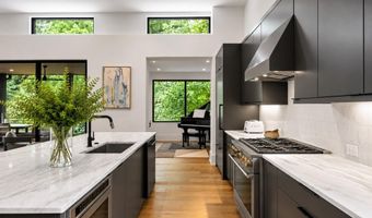 2460 Howell Mill Rd NW, Atlanta, GA 30318