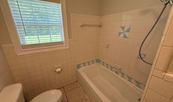 208 Magnolia Dr, Adel, GA 31620