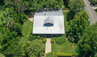 160 Ave C, Apalachicola, FL 32320