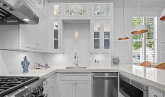 50 School St 1, Newport, RI 02840