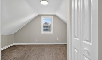 305 W 4TH Ave, Barrington, NJ 08007