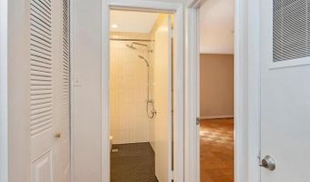 10619 MONTROSE Ave 202, Bethesda, MD 20814
