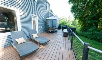 148 Middle River Rd, Danbury, CT 06811