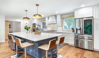 30 Packard Dr, Middletown, NJ 07748