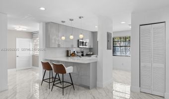 3549 Magellan Cir 418, Aventura, FL 33180