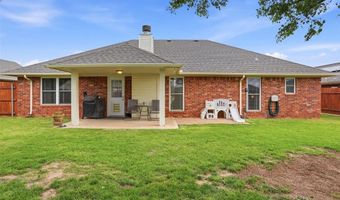 1204 Wendy Ln, Altus, OK 73521