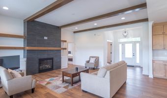 921 Justine Cir E, Indianapolis, IN 46234