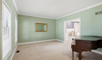 477 Redwood Forest Dr, Ballwin, MO 63021