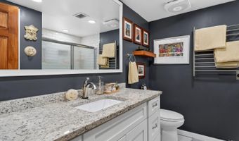 1016 S WAYNE St 302, Arlington, VA 22204