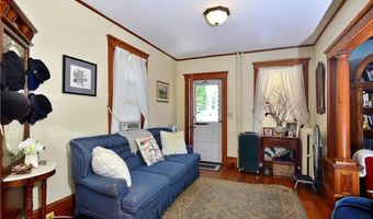 1 Arnold Ave, Newport, RI 02840