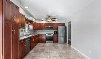 19 Midway Dr, Albany, NY 12205