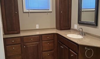 1323 N 3rd St, Aberdeen, SD 57401