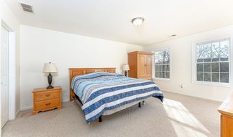 110 Oakwood Cir, Bristol, CT 06010