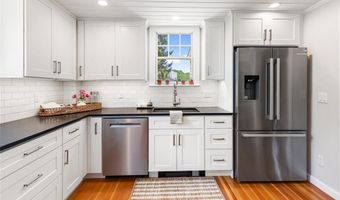 85 Highland Ave, Barrington, RI 02806