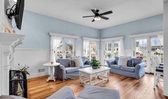 221 Magnolia Dr, Bayville, NJ 08721