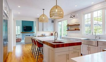 1 Northwest Psge, Barrington, RI 02806