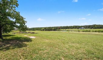 125 Rolling Hills Blvd, Alvord, TX 76225