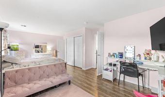 14 Brittany Dr, Bayville, NJ 08721