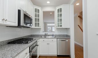 9 FRANKLIN St, Alexandria, VA 22314