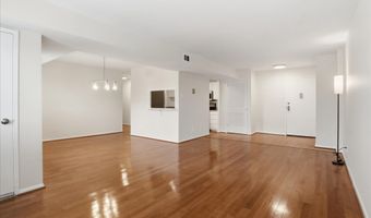 5340 HOLMES RUN Pkwy 904, Alexandria, VA 22304