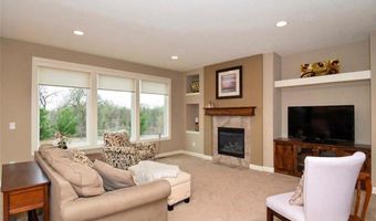 359 Riverside Cir, Anoka, MN 55303