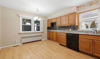 114 Interlochen Dr, Algonac, MI 48001