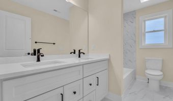 2 Potters Ct, Bayville, NJ 08721