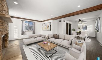 702 S 3rd St, Beresford, SD 57004