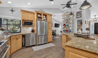 1043 LAKESIDE Dr, Apopka, FL 32712