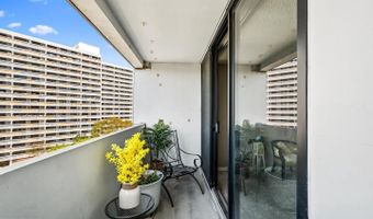5911 EDSALL Rd 608, Alexandria, VA 22304