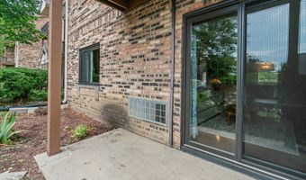 2215 Nichols Rd B, Arlington Heights, IL 60004