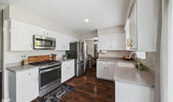 375 Partridge Ct, Algonquin, IL 60102