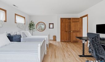 28 E Ridge Ct, Cheshire, CT 06410
