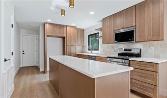 1801 Kimberly Pl, Bentonville, AR 72712