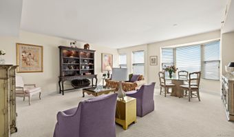 77 S Evergreen Ave 403, Arlington Heights, IL 60005