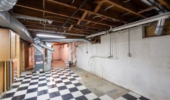915 Sharondale Dr, Amherst, OH 44001