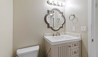 11300 FINNEGANS Way, Oregon City, OR 97045