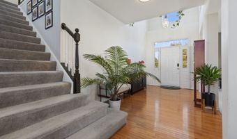 9 Lake Plumleigh Ct, Algonquin, IL 60102