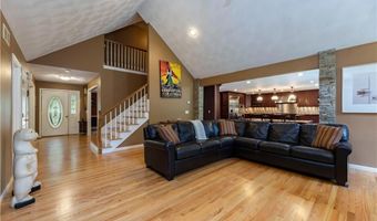 258 Woodridge Dr, North Kingstown, RI 02874