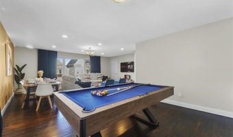 96 W 8th St, Bayonne, NJ 07002