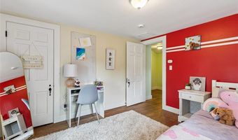 61 Harlem St, East Providence, RI 02916