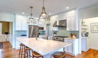 49 Walley St, Bristol, RI 02809