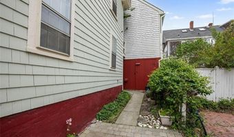 74 Third St, Newport, RI 02840
