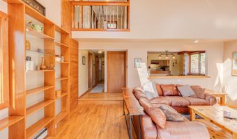 176 Reservoir Rd, Campton, NH 03223