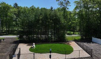 1 Longview Dr 108, Atkinson, NH 03811