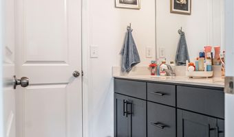 59 Walkabout Dr, Aberdeen, NC 28315