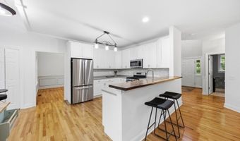 80 Skytop Rd, Andover, NJ 07860