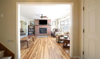 409 3rd St, Beach Haven, NJ 08008