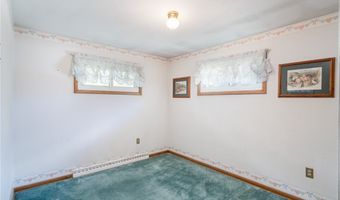 915 Sharondale Dr, Amherst, OH 44001