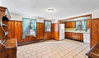 4 Tattersall Dr, Lincoln, RI 02865